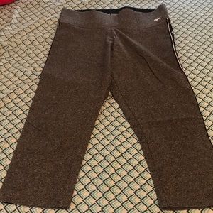 victorias secret pink crop yoga leggings
